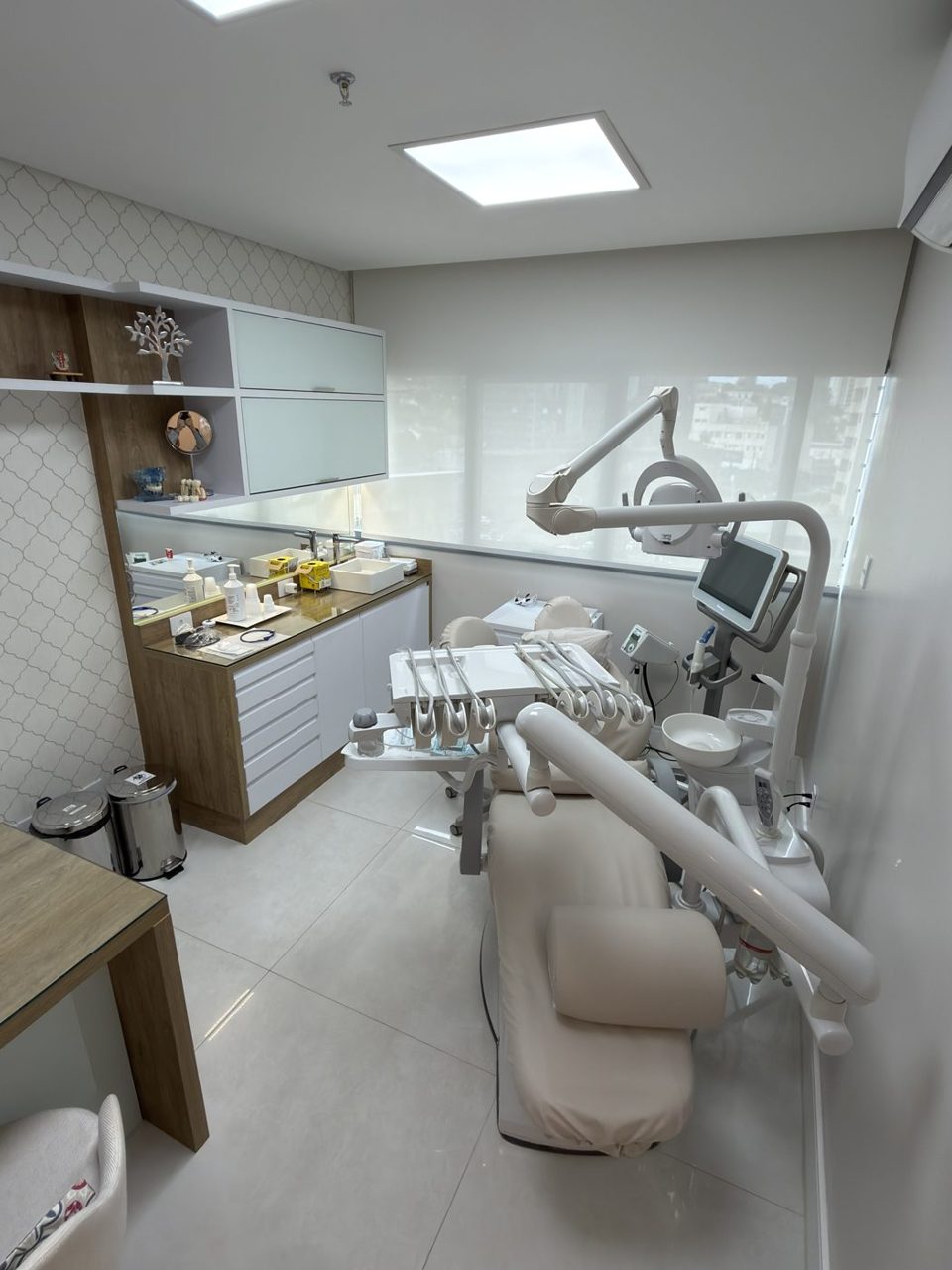 Consultório odontológico equipado da Clínica Karina Marani
